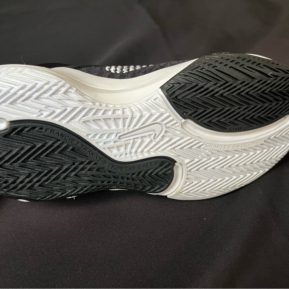 NWOB Nike Kids Giannis Immortality Basketball Shoes - Picture 10 of 10